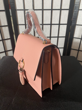 Load image into Gallery viewer, Mauve Handbag with tassel
